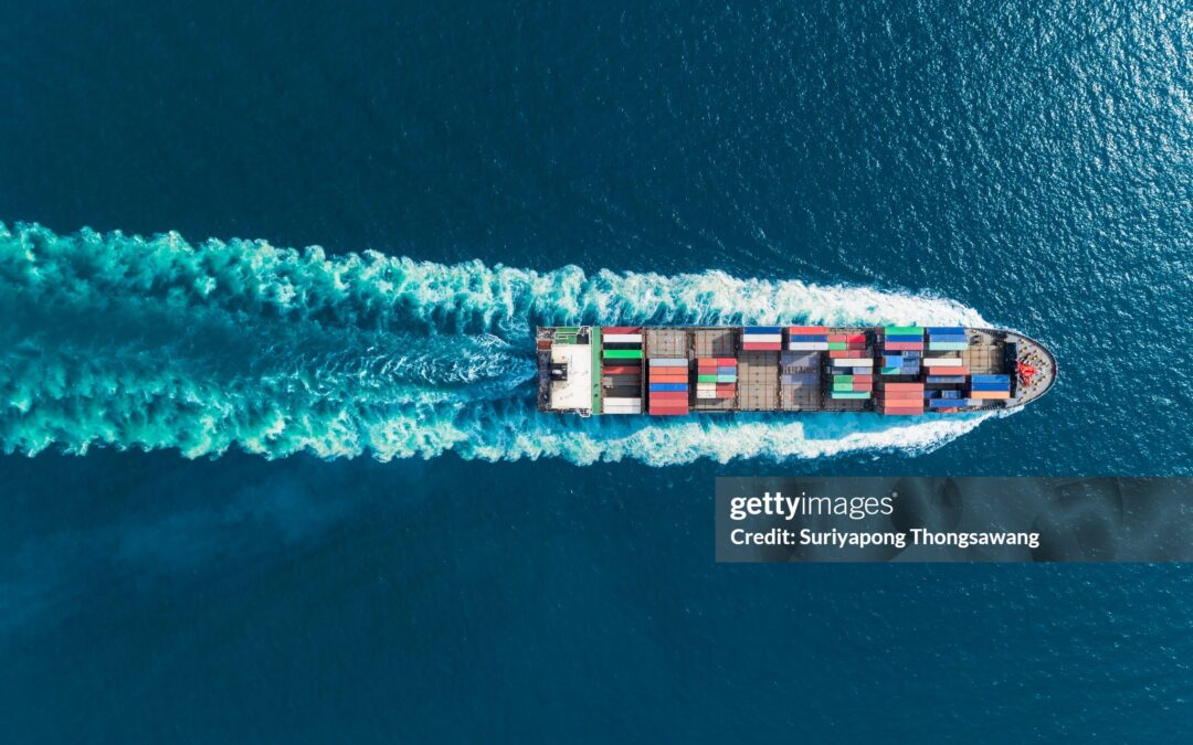 barco carga mar